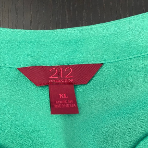 ❣️212 Collection Blouse❣️ - Picture 6 of 6